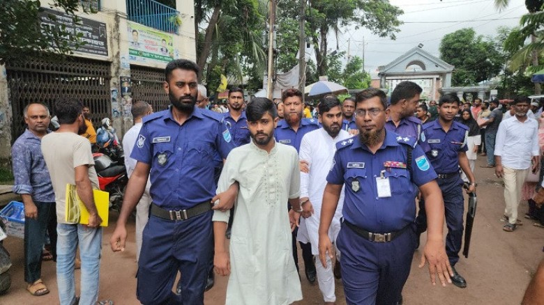 না.গঞ্জে বিশ্ববিদ্যালয় ছাত্র সীমান্ত হত্যায় ৩ ছিনতাইকারীর মৃত্যুদণ্ড...