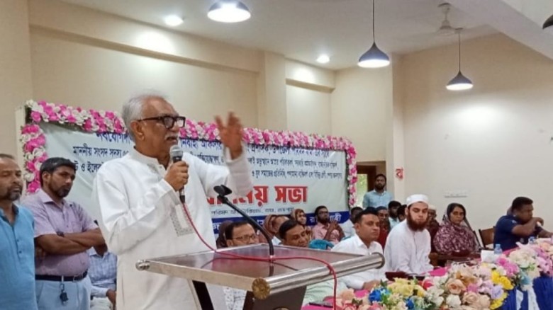বাঘায় অবৈধ সার-বালু ও মাদকের বিরুদ্ধে কঠোর হওয়ার নির্দেশ এমপি চাঁদের...
