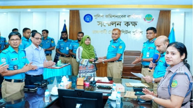 ১২৫ হারানো মোবাইল উদ্ধার করে মালিকদের দিল আরএমপি...