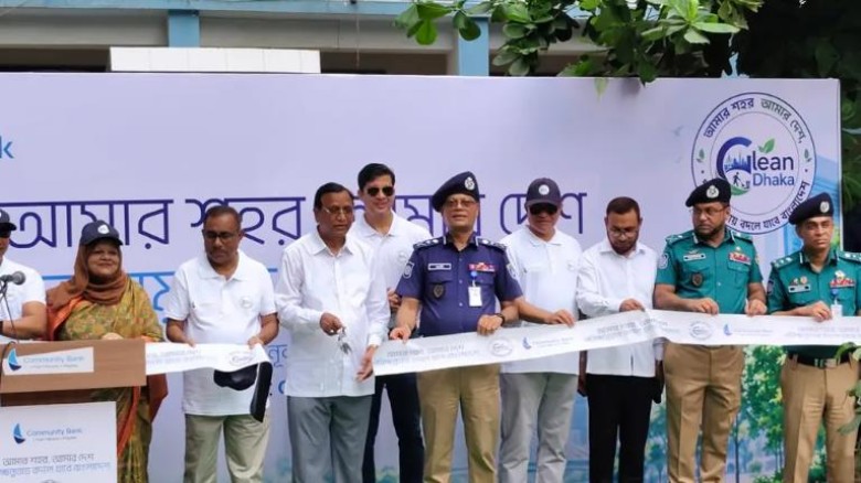 আইনের ফাঁকে আটকে রাখা যায় না মাদক কারবারি ও ছিনতাইকারীদের : আইজিপি