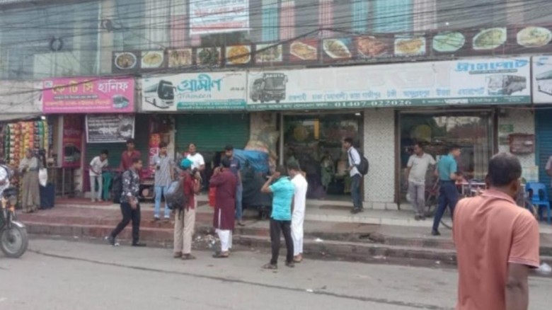 রাজশাহীর সঙ্গে সারাদেশের বাস চলাচল বন্ধ...