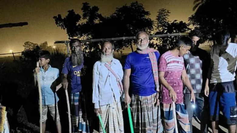 বিরামপুর সীমান্তে অর্ধশতাধিক নারী ও পুরুষকে ‘পুশ ইন’ এর চেষ্টা, বিজিবি-গ্রামবাসীর বাধা...