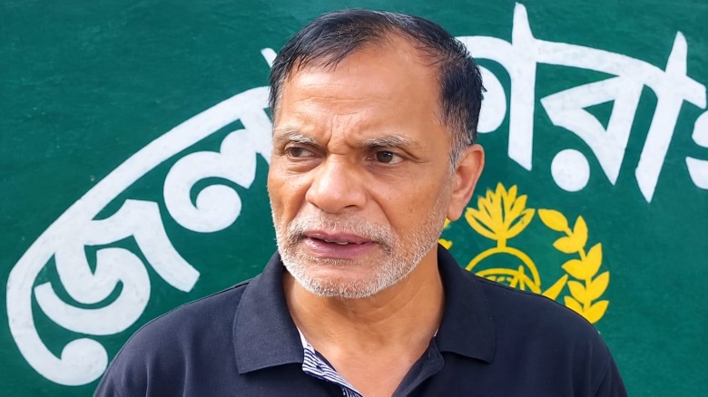 অর্ধযুগ পর কারামুক্ত ৭০ বছরের অনিল, পরিবারকে জড়িয়ে অঝোরে কান্না...