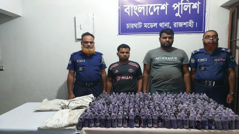 চারঘাটে ৪২৭ বোতল ফেয়ারডিলসহ দুইজন গ্রেপ্তার, পাথরবোঝাই ট্রাক জব্দ; সাজাপ্রাপ্ত আসামিও আটক...