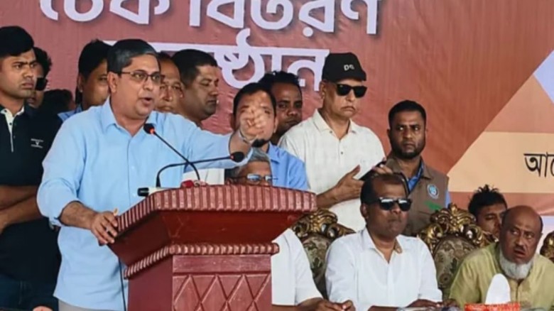 ‘কার্ড দেব, চাকরি দেব, বিনিময়ে ধানের শীষে ভোট দিতে হবে’...
