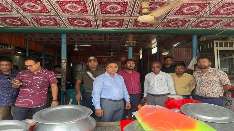 উল্লাপাড়ায় ঘোল মাঠা’র দোকান মালিককে ২ লাখ ৪০ হাজার টাকা জরিমানা...