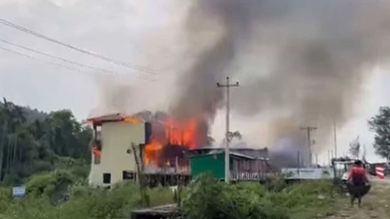 কক্সবাজারে রিসোর্টে আগুন, ৬ পর্যটকের মৃত্যু...