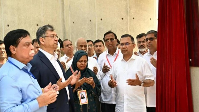 জুলাই স্মৃতিস্তম্ভ উদ্বোধন করলেন প্রধানমন্ত্রী...