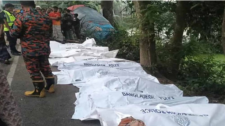 নাটোরে বাস-বালুবোঝাই ট্রাক সংঘর্ষে নিহত ১৪...